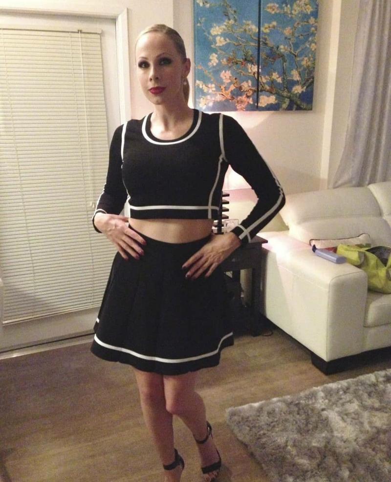 I'm a professional Mistress and I can assure you can't resist serving me.
