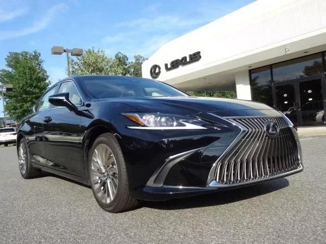  2019 Lexus ES 300h Luxury