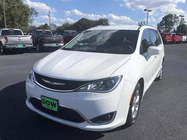  2017 Chrysler Pacifica Touring-L Plus