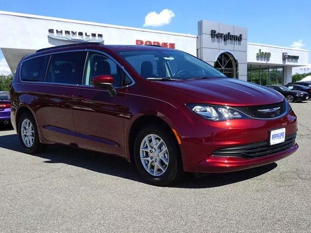  2020 Chrysler Voyager LX