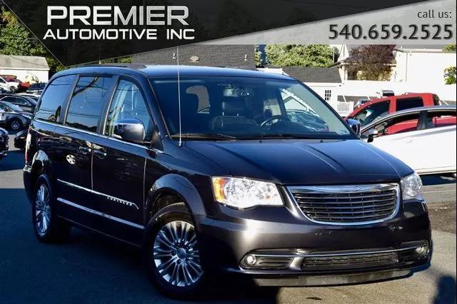  2015 Chrysler Town & Country Touring-L