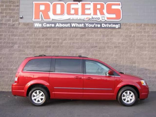 2010 Chrysler Town & Country Touring