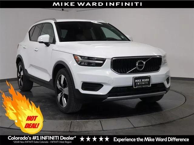  2019 Volvo XC40 MOMENTUM