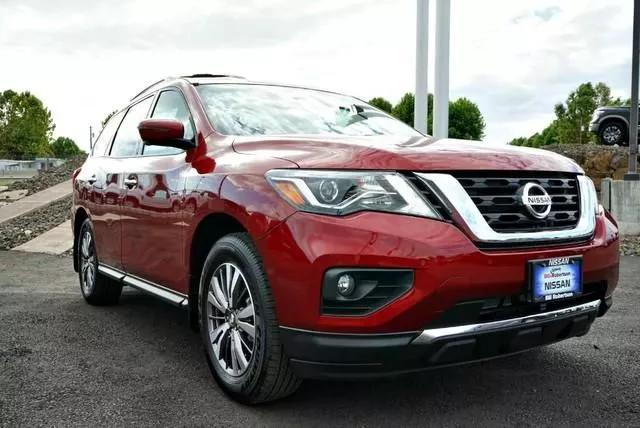  2019 Nissan Pathfinder SL