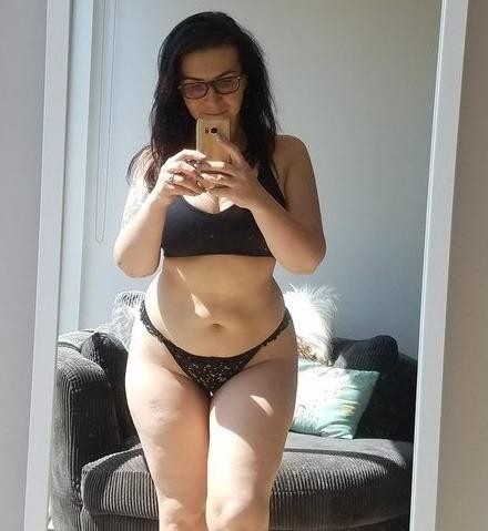 42 YEARS Old Woman?SEX LIFE NOT HAPPY??OTEL OR BED ?OOM ?EX?FUCK ME