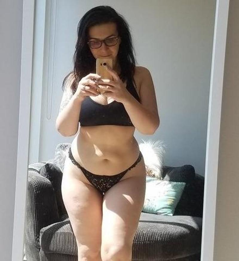 42 YEARS Old Woman?SEX LIFE NOT HAPPY??OTEL OR BED ?OOM ?EX?FUCK ME