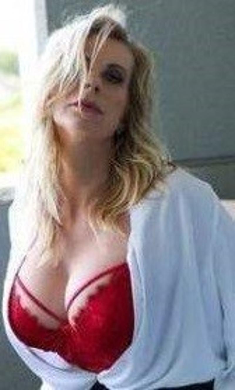 ????? I am 48 years ?? woman ?? Need Free Sex ?????