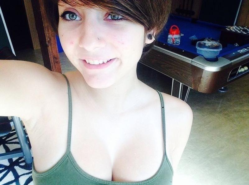 !~!Young pussy need suckkking & fuckkking!~!