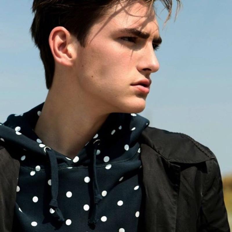 ? Looking for an older Gay Guy for a serious relationship ?