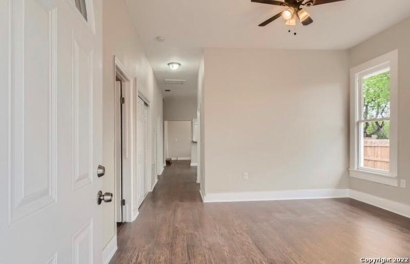 3bd Availabe around Bundy
